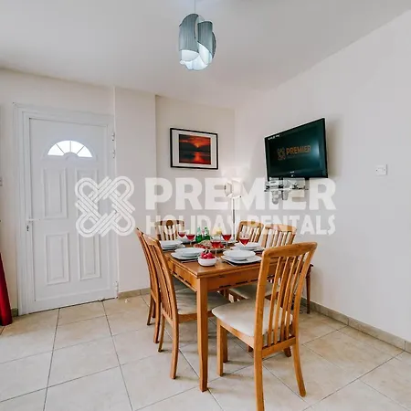Dora Apartment